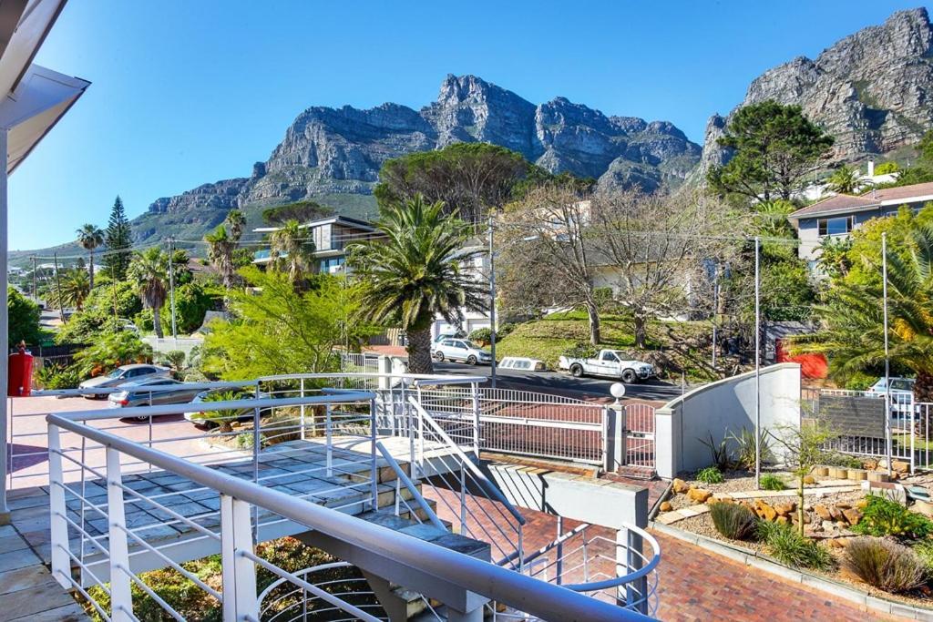 Stunning Sea View Apartment - Camps Bay Cape Town Exterior photo