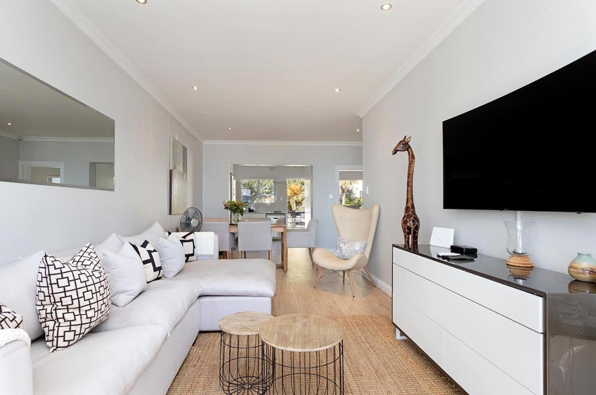 Stunning Sea View Apartment - Camps Bay Cape Town Exterior photo