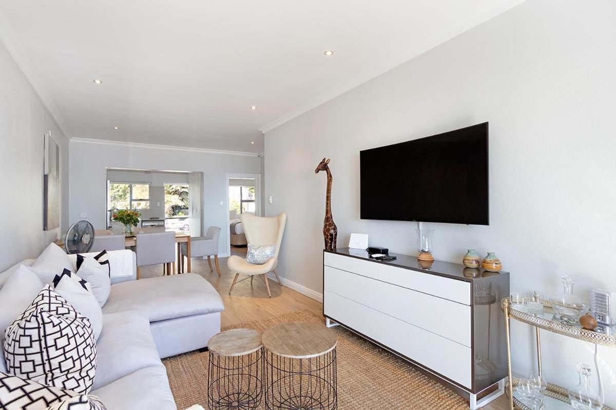 Stunning Sea View Apartment - Camps Bay Cape Town Exterior photo